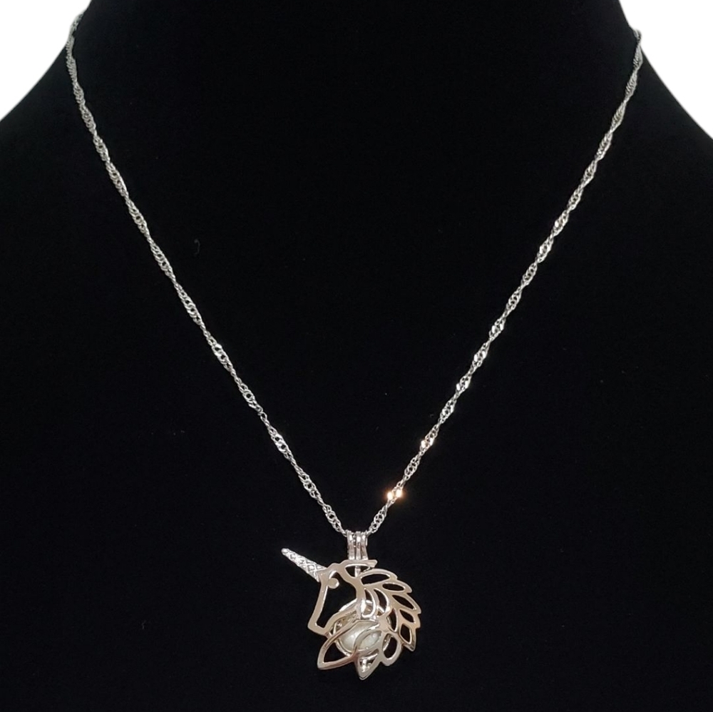 Estate Unsigned Silver-Toned Unicorn Pendant w/Cultured Pearl 16" Necklace